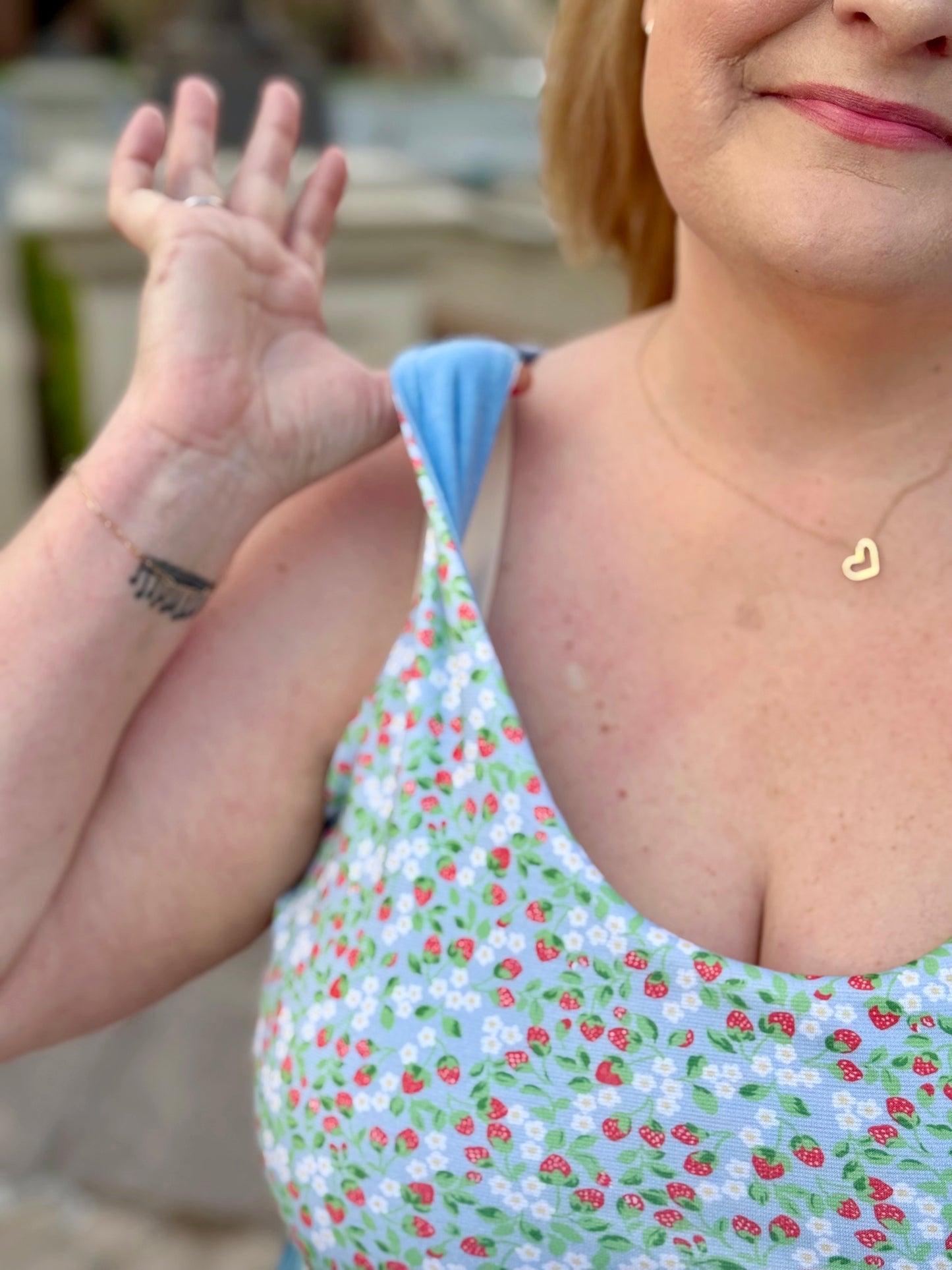 Plus Size Reversible Crop Top: Strawberry / Cornflower Blue
