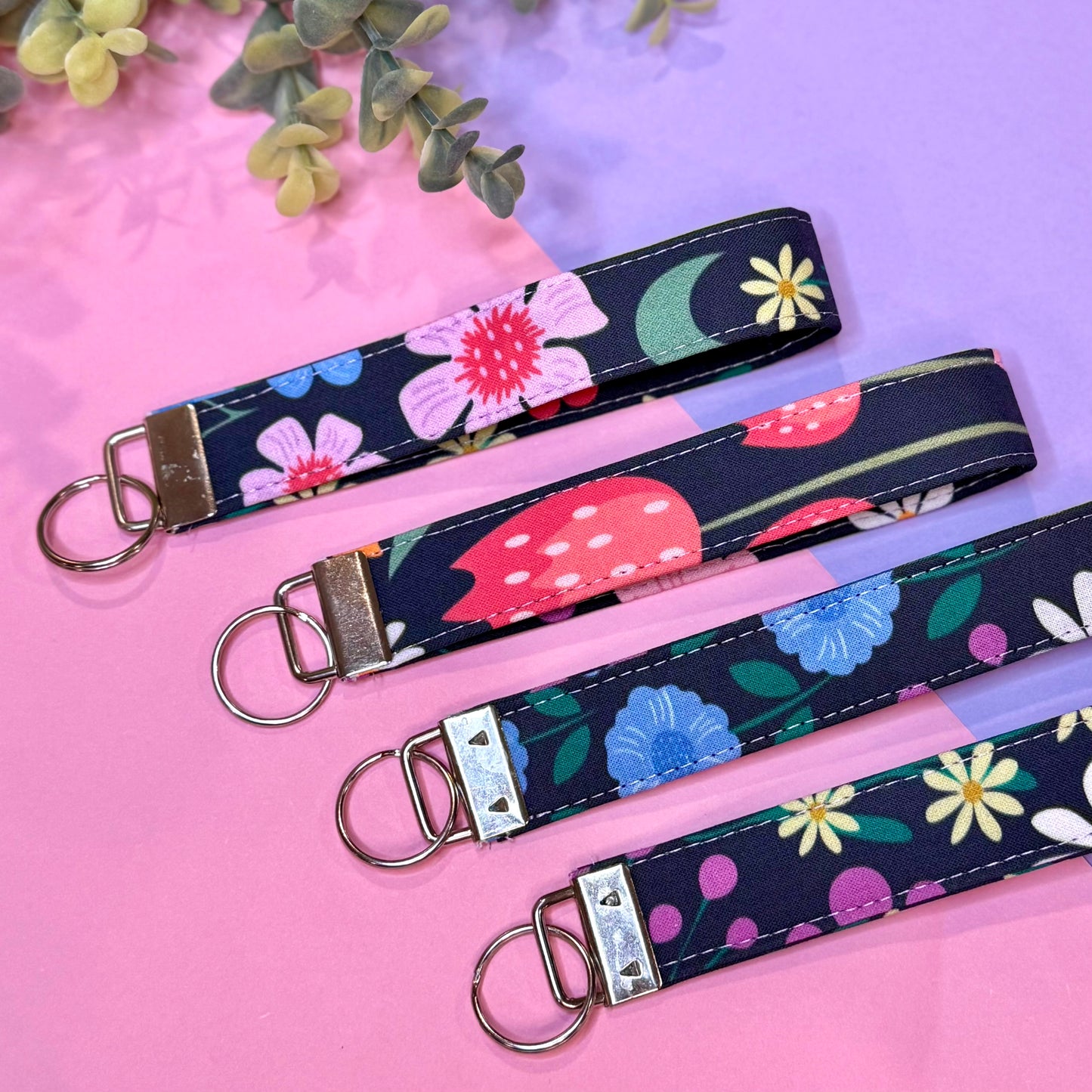 Wristlet Keychain: Summer Garden