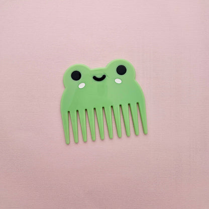 Froggy Comb