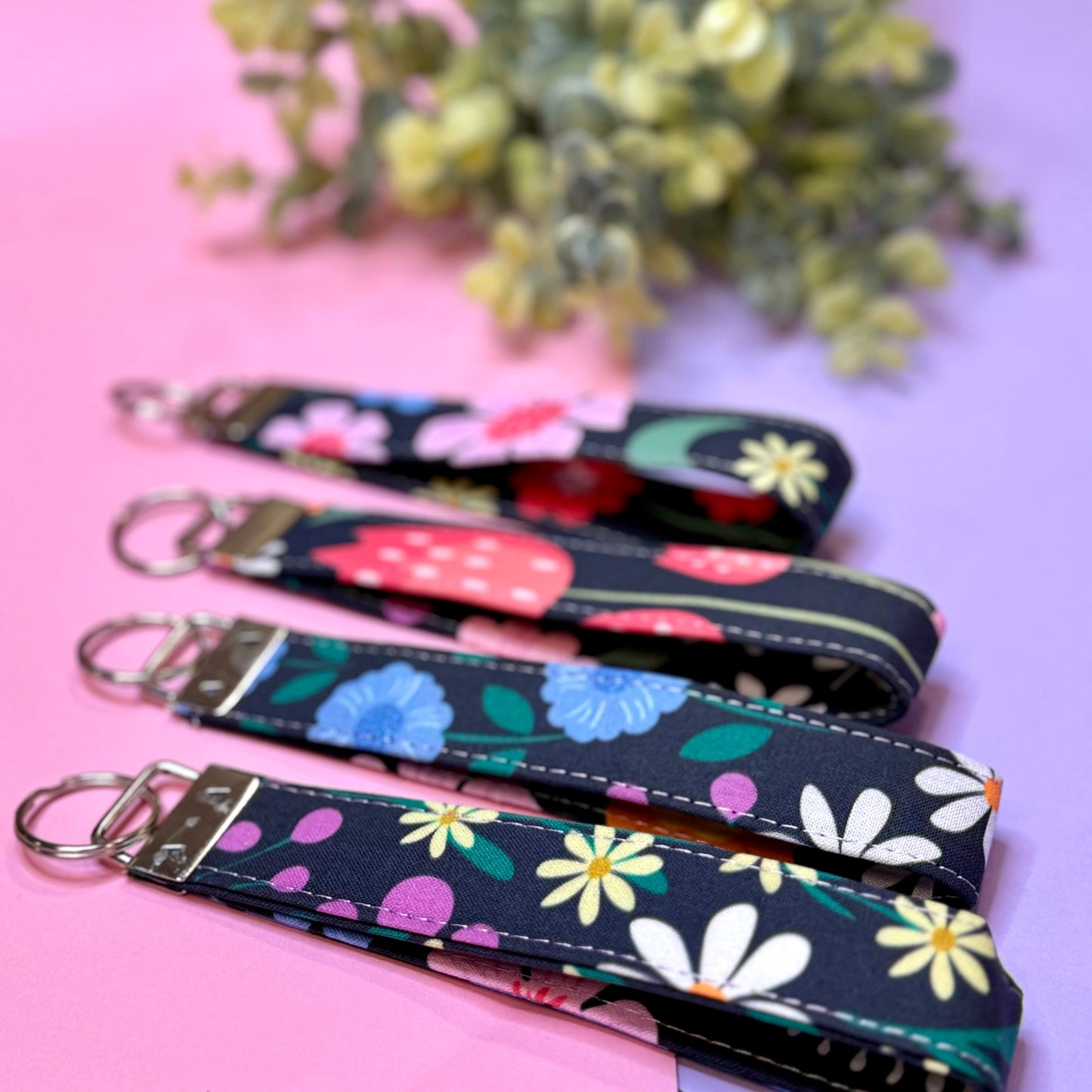 Wristlet Keychain: Summer Garden