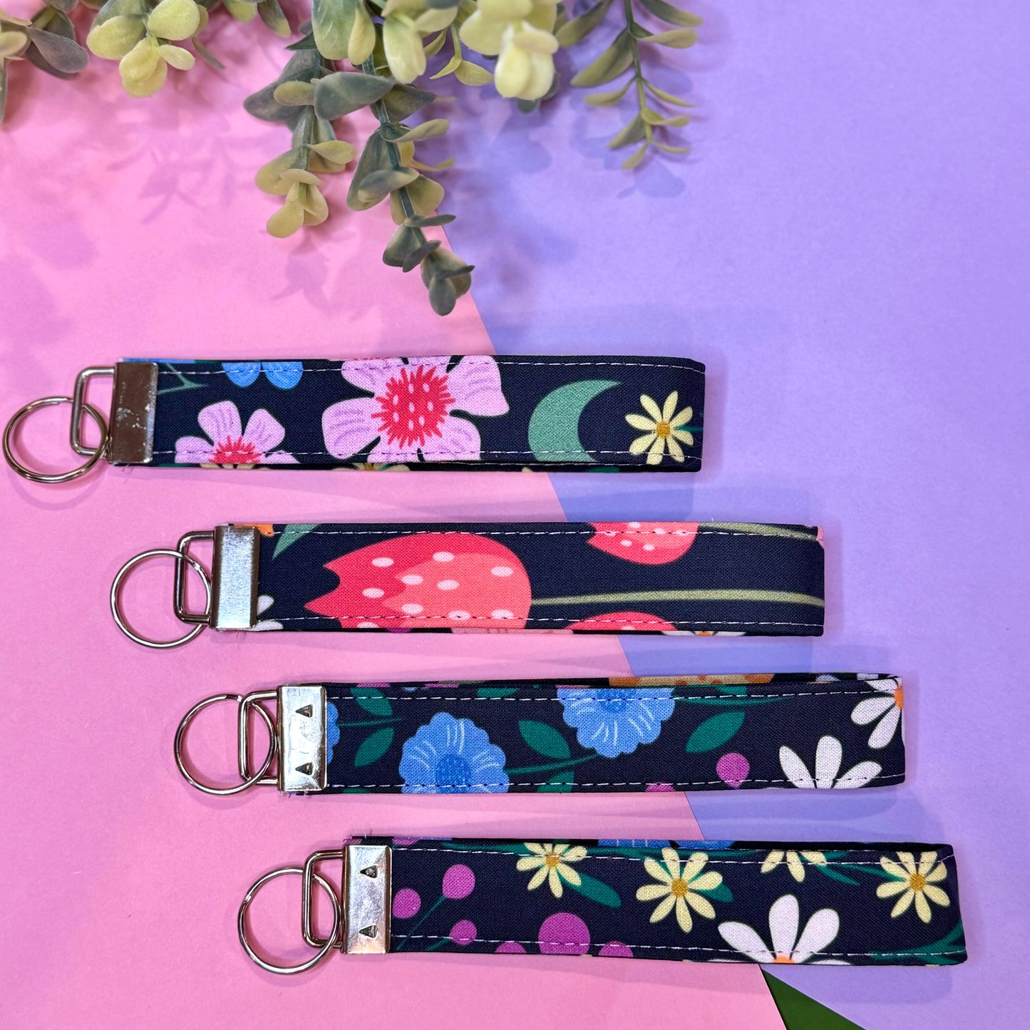 Wristlet Keychain: Summer Garden