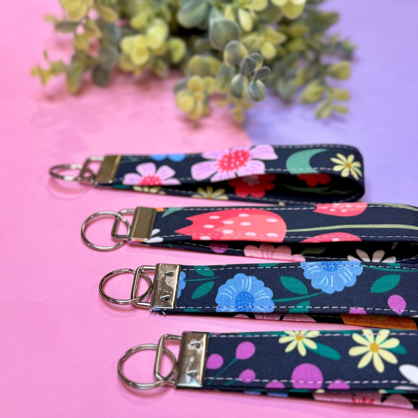 Wristlet Keychain: Summer Garden