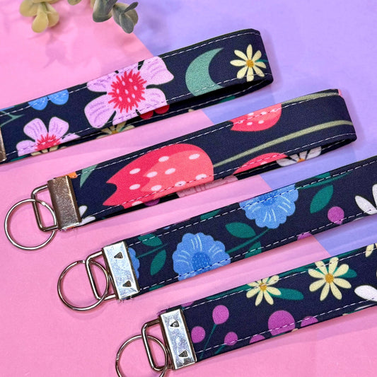 Wristlet Keychain: Summer Garden