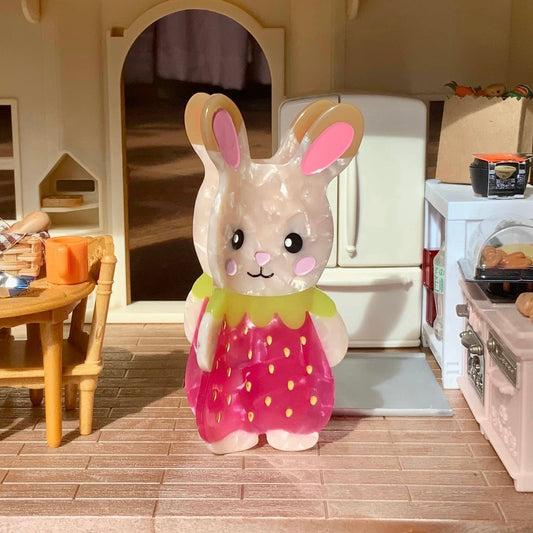 Strawbunny Hair Claw