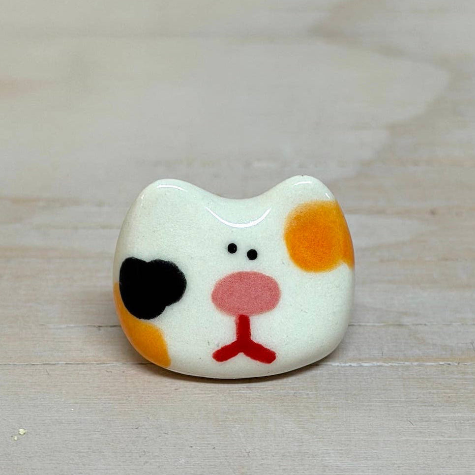 Ceramic Spotted Cat Desk Pal