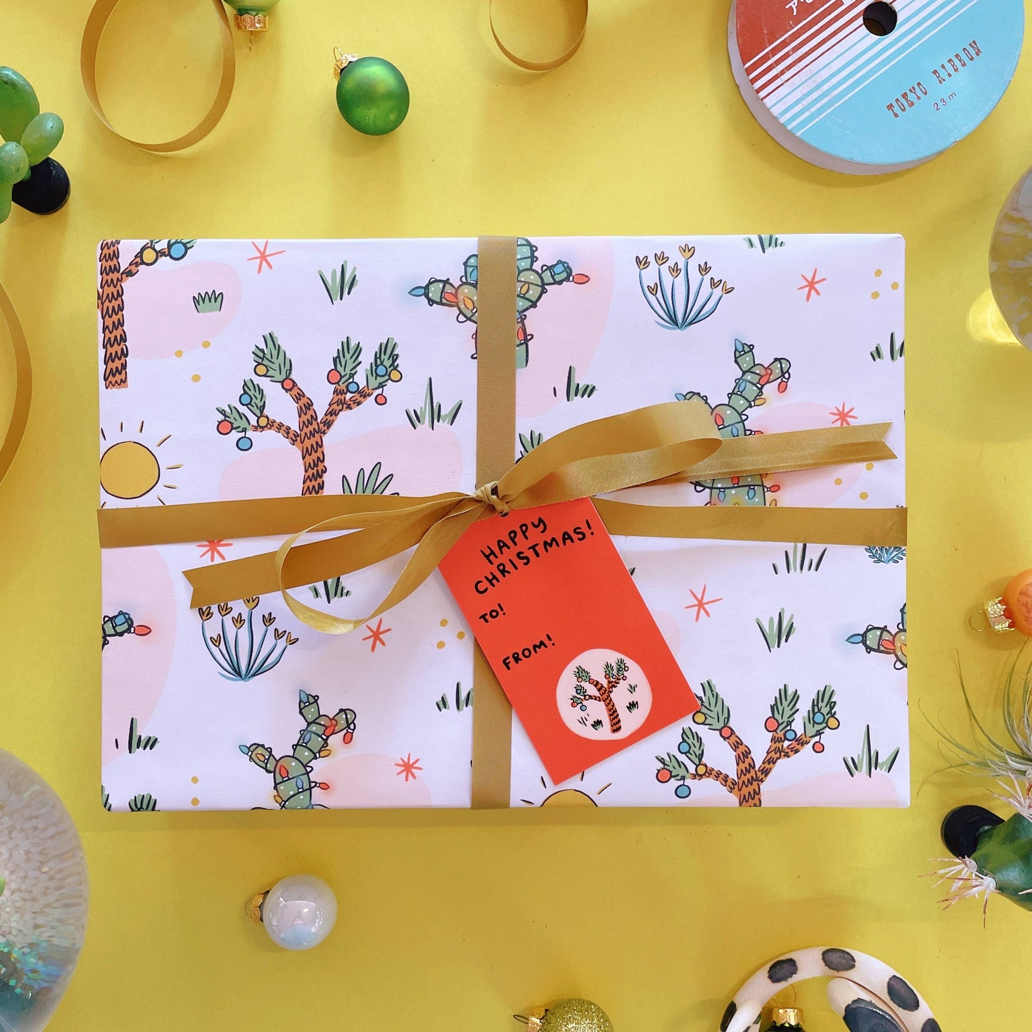 Gift Wrap: Christmas Cactus